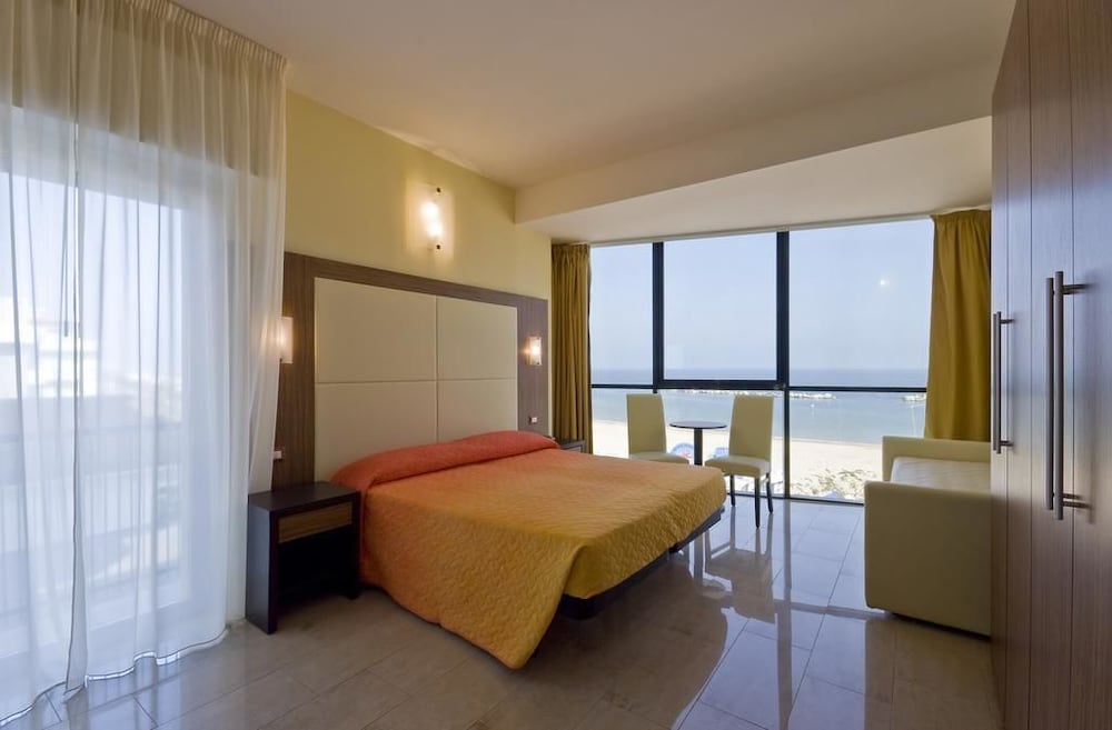Hotel Ambasciatori 11/46