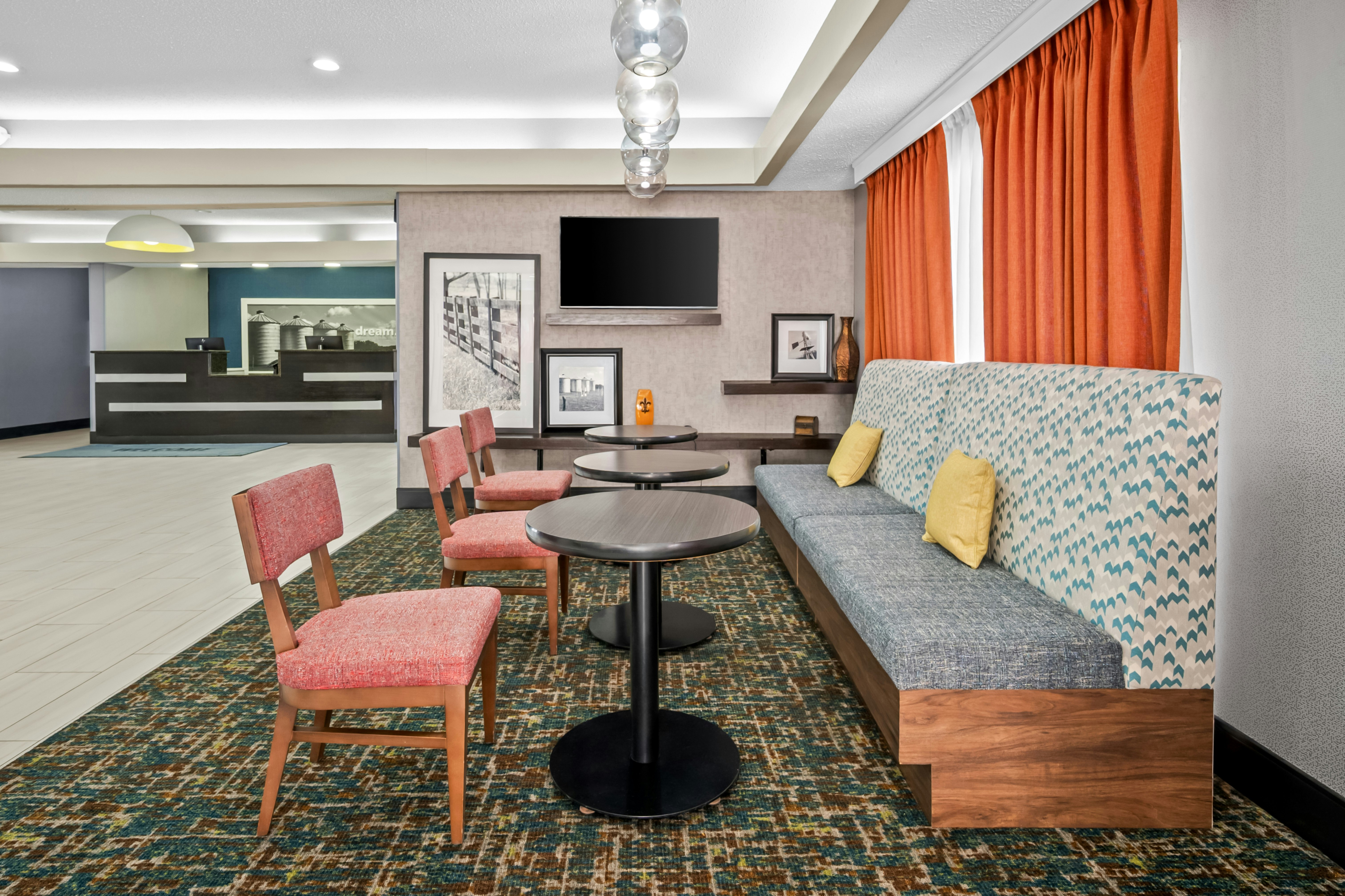 Hampton Inn Bloomington West 42/45