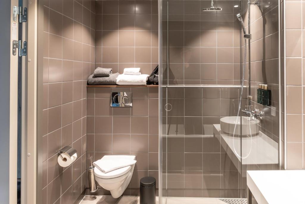 Compact Double