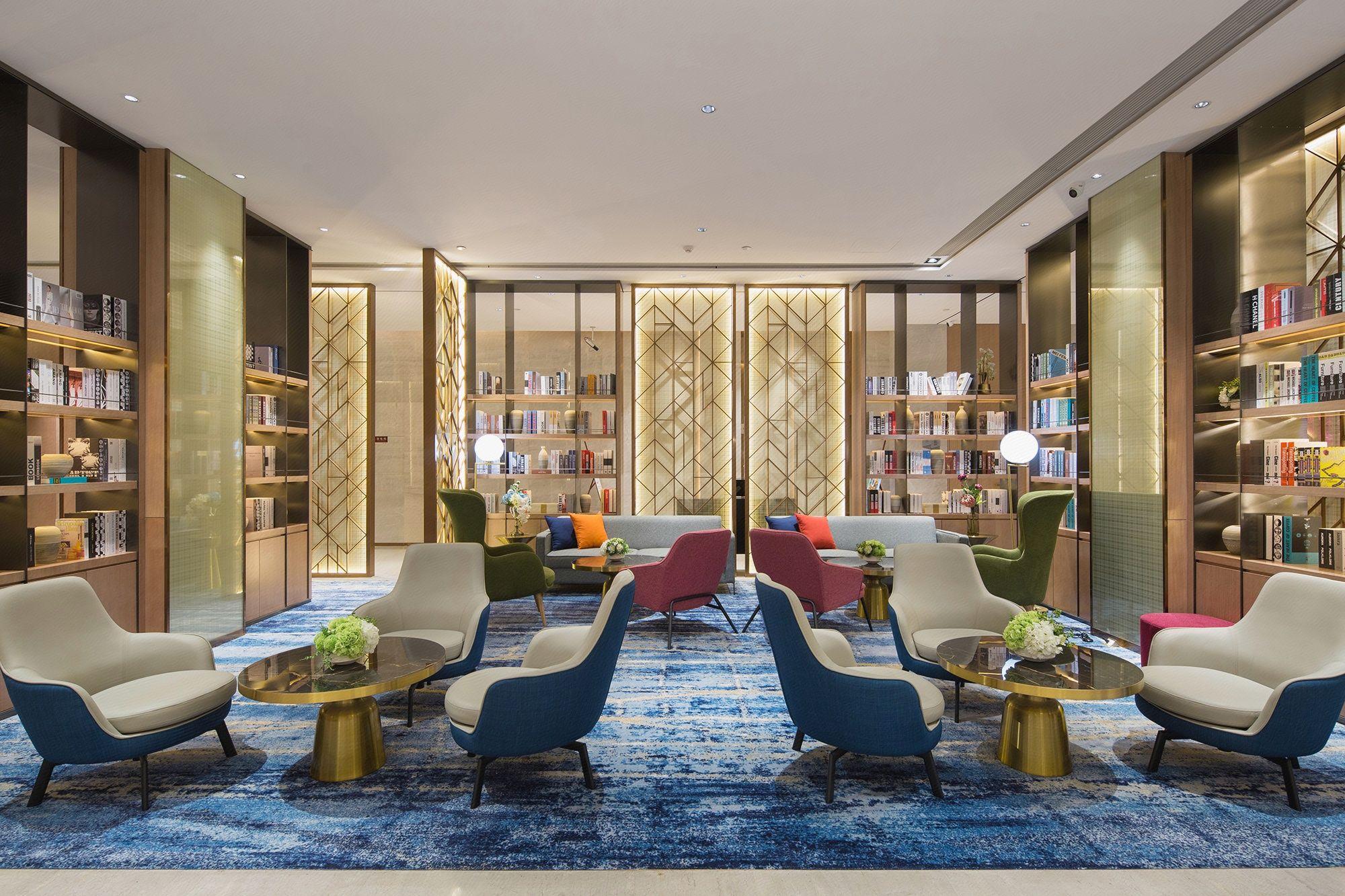 Borrman hotel (Shanghai Hongqiao Railway Station National Exhibition Center Shop) 20/35