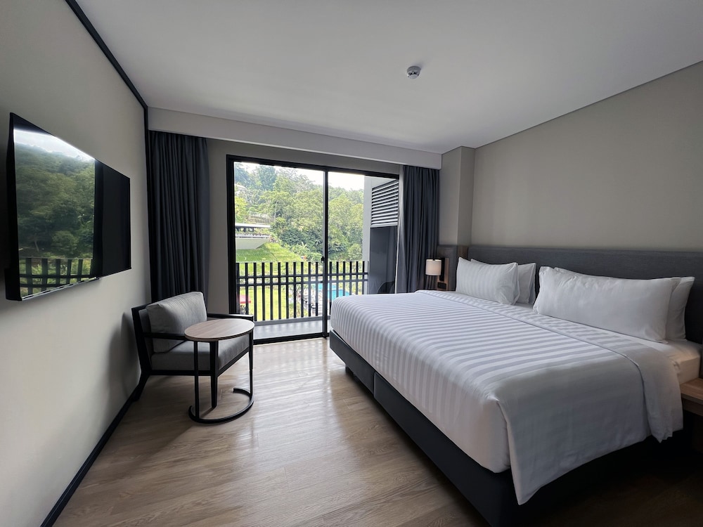 Grand Aston Puncak Hotel and Resort 8/50