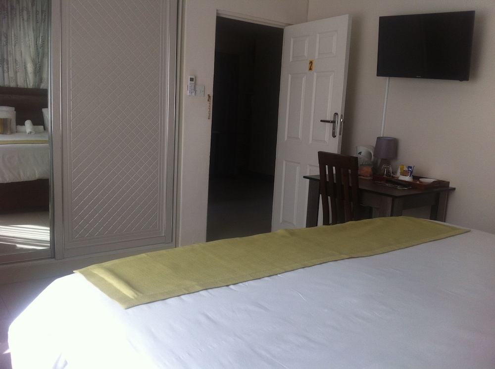 First Avenue Guest House 17/19