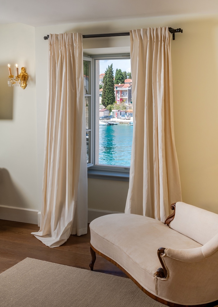 Hotel Martinis Marchi 13/50