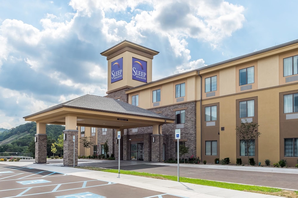 Sleep Inn & Suites Cumberland 1/53