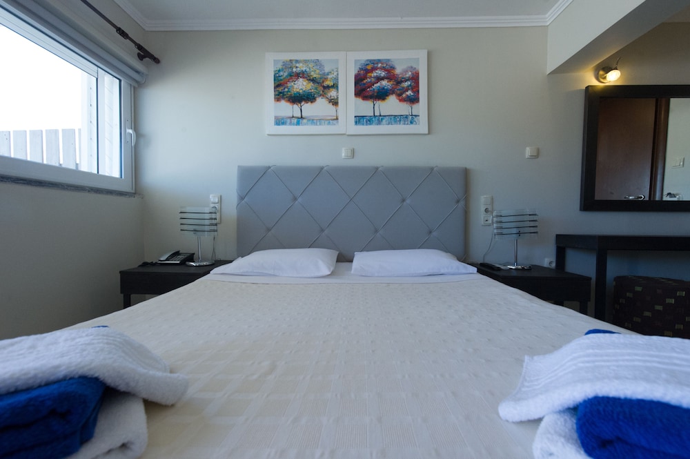 SAN NECTARIOS HOTEL 24/50