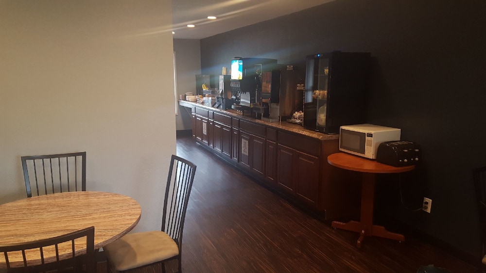 Cedarwood Inn of Ashland 41/66