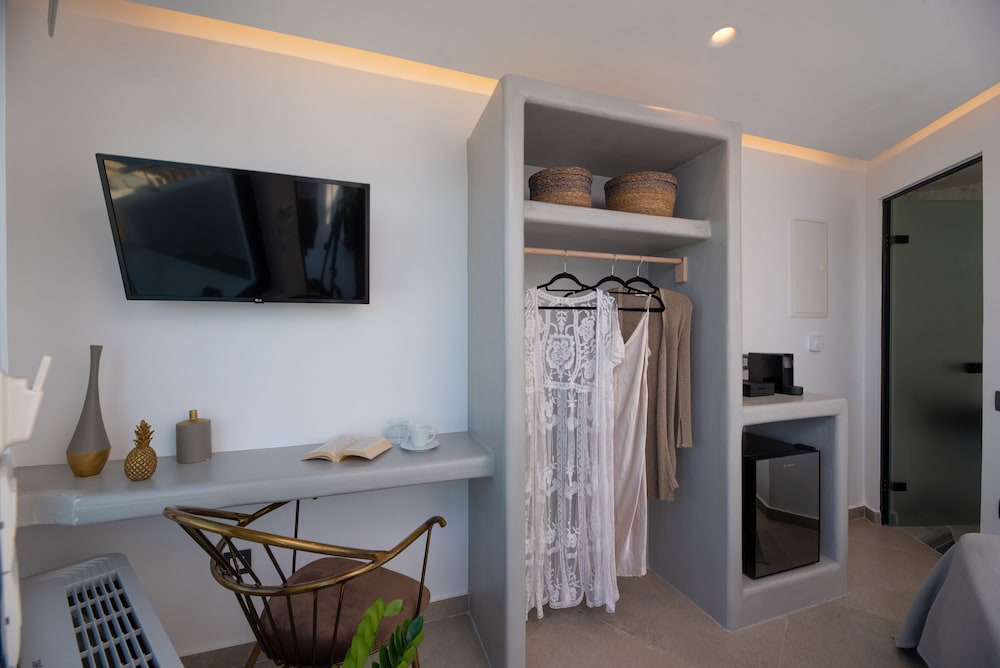 Day Dream Luxury Suites 64/81