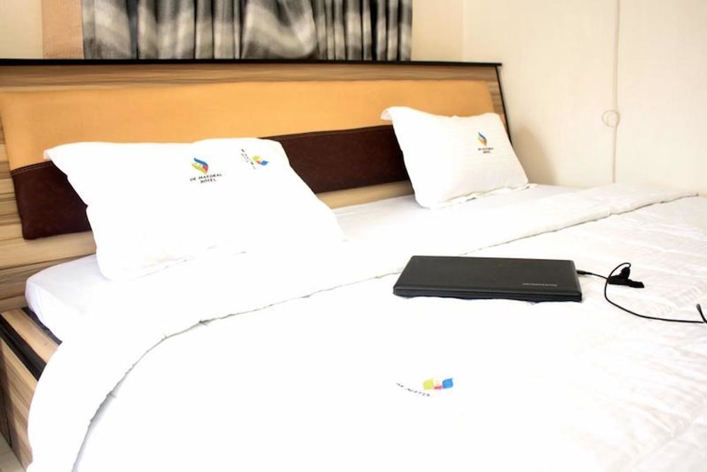 Mayoral Hotel & Suite 9/11