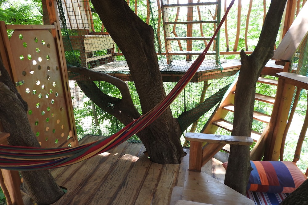 Riverside Cabana Yala 46/50