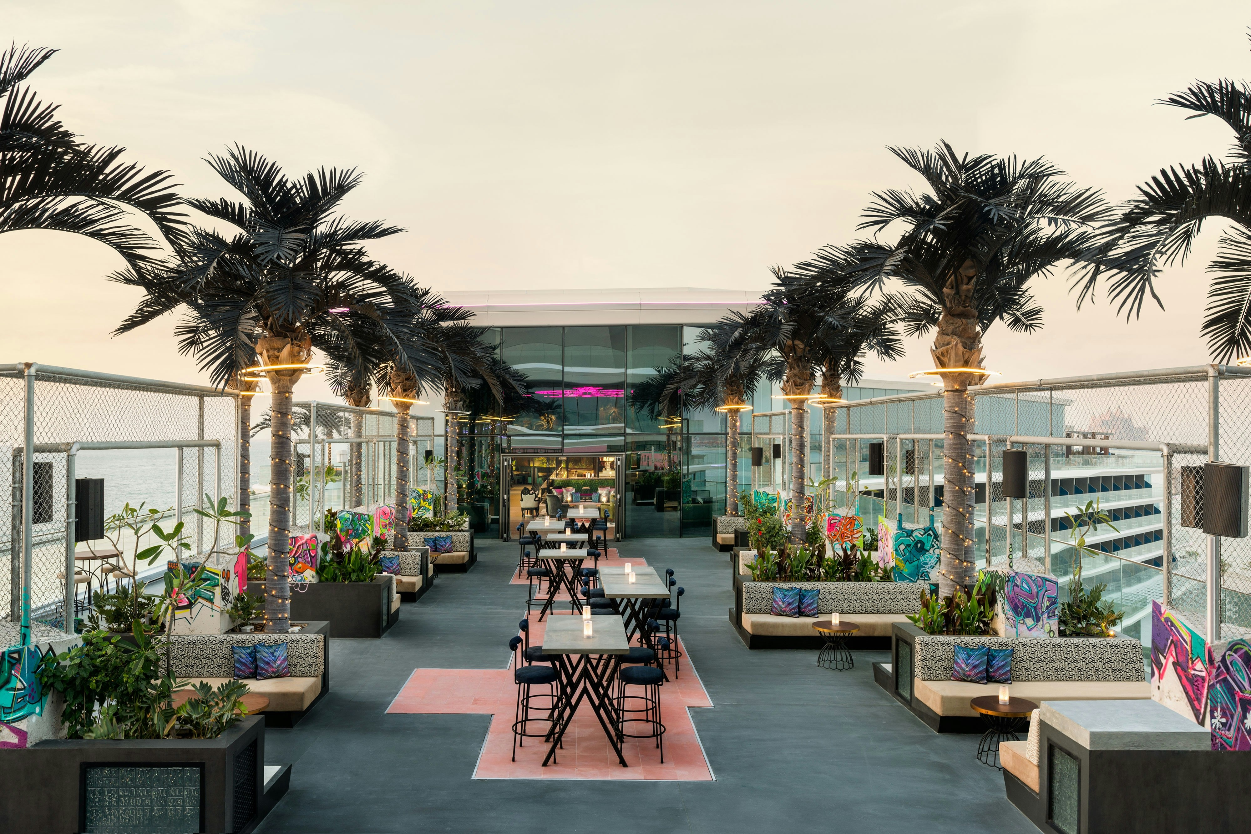 W Dubai – The Palm 55/61