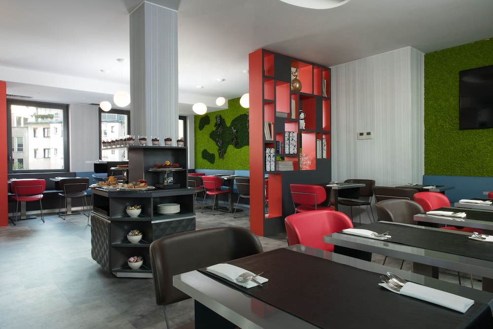 iQ Hotel Milano 39/50