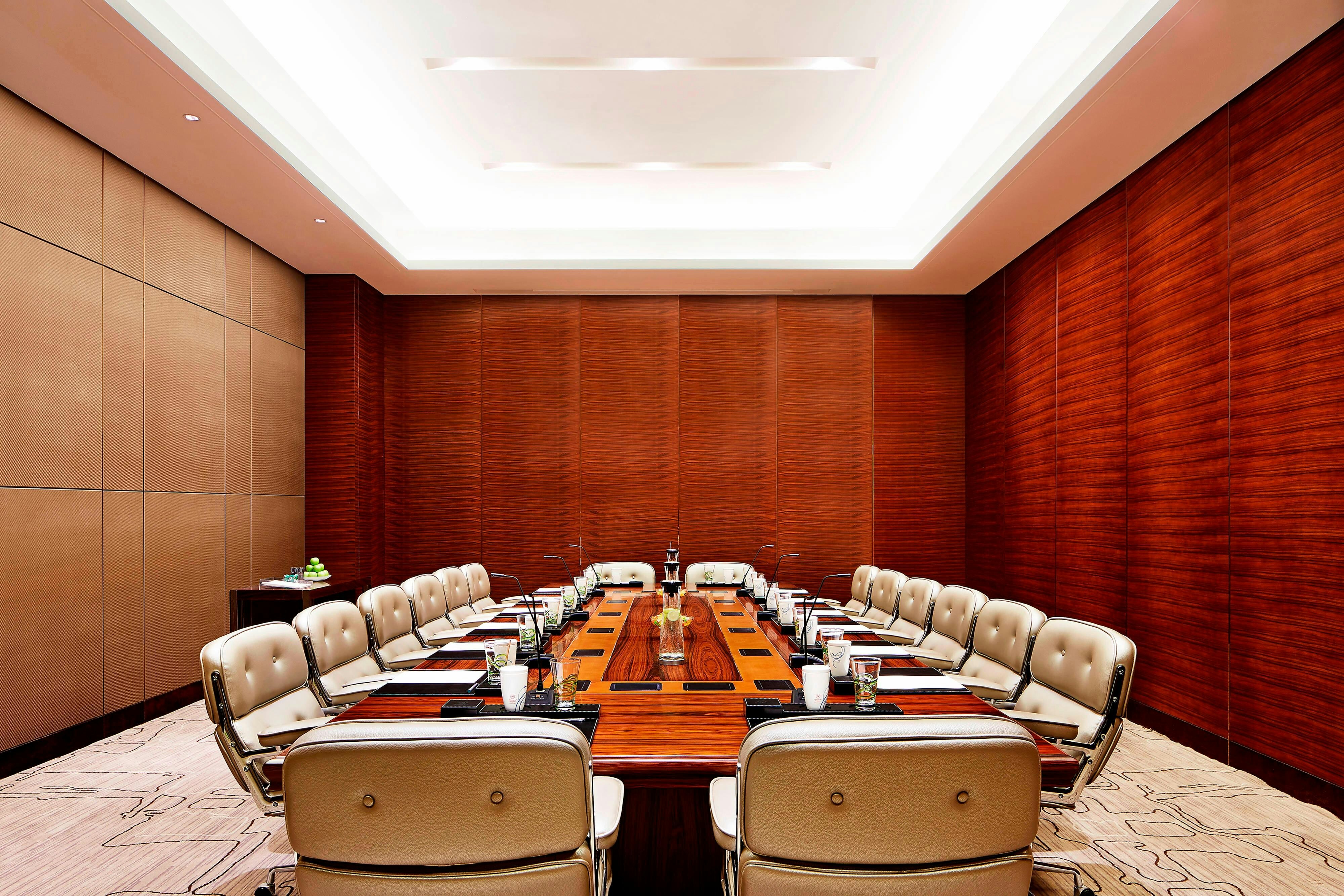 Sheraton Grand Zhengzhou Hotel 18/19