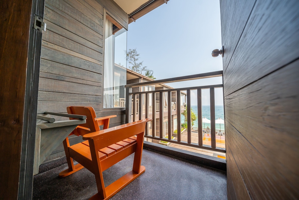 BAAN PLOY SEA 26/50