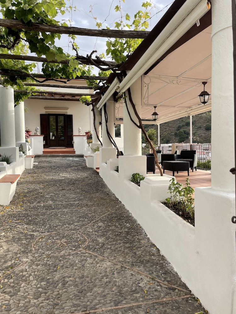 Hotel Villa de Pasquale 49/54