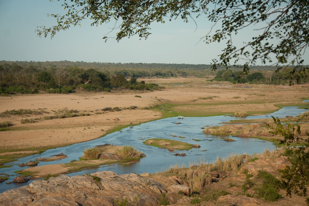 Mvuradona Safari Lodge 33/50