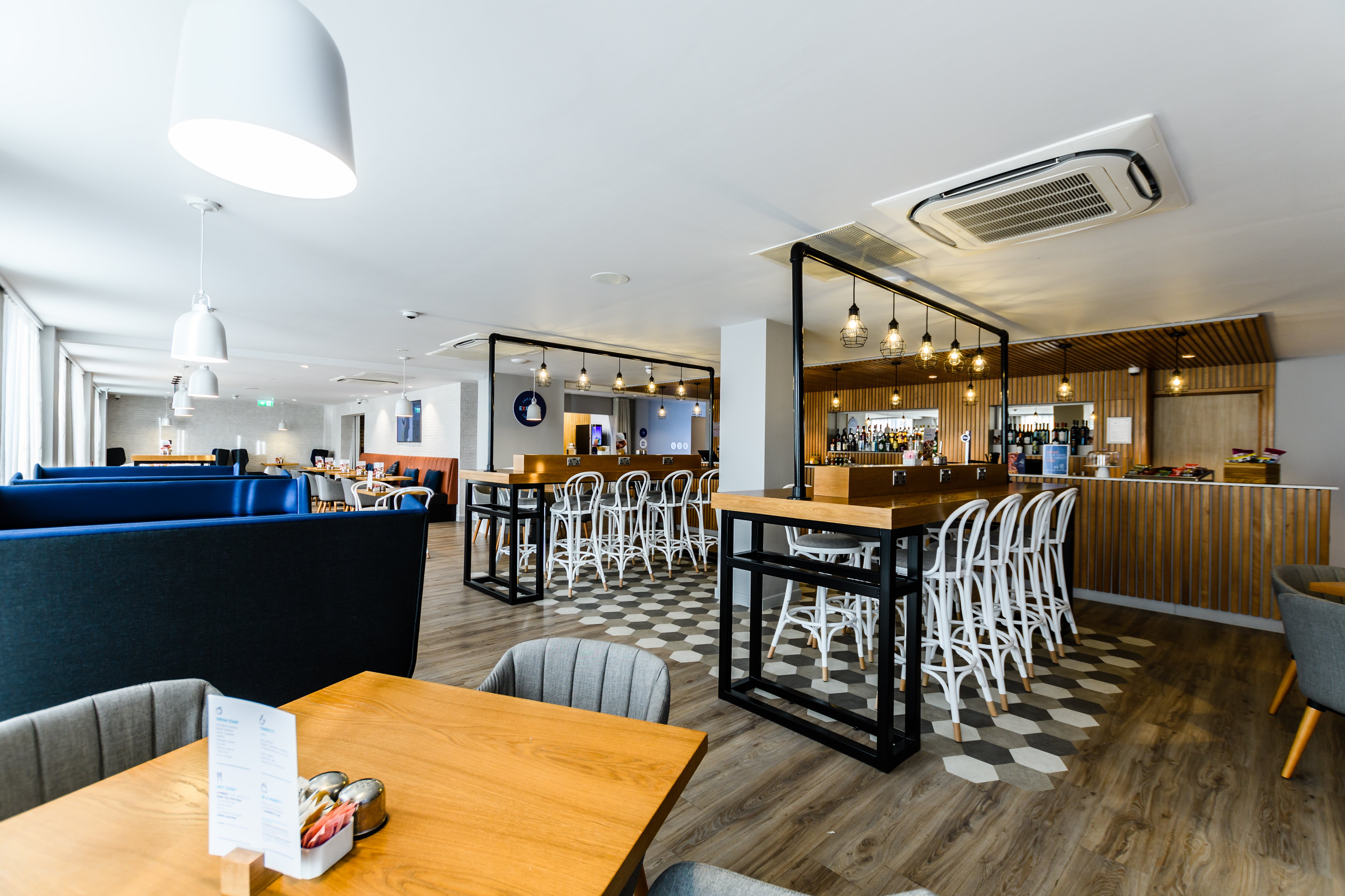 HOLIDAY INN EXPRESS WIGAN 14/21