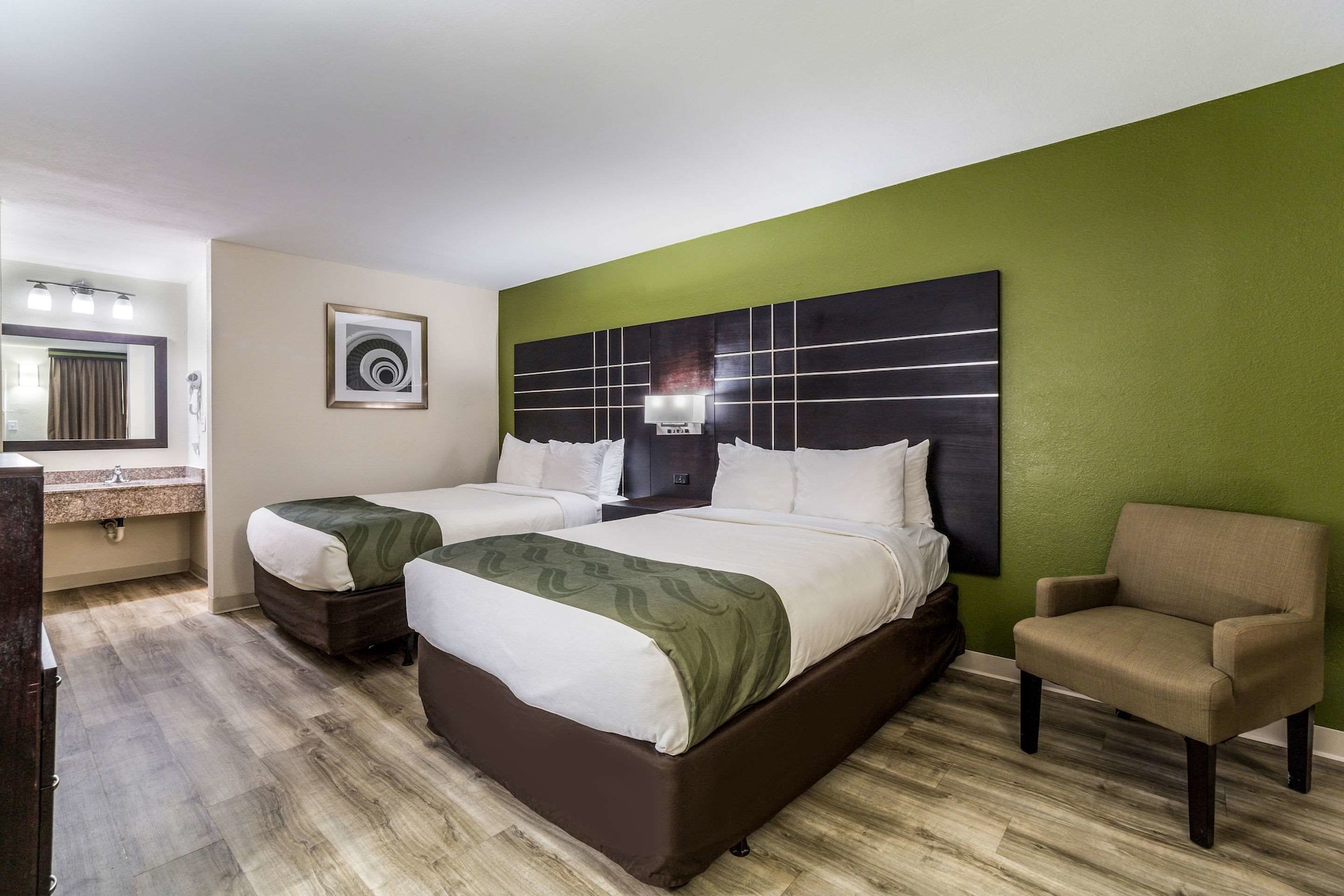 غرفة قياسية بسريرين مزدوجين، Quality Inn Coliseum 4/7