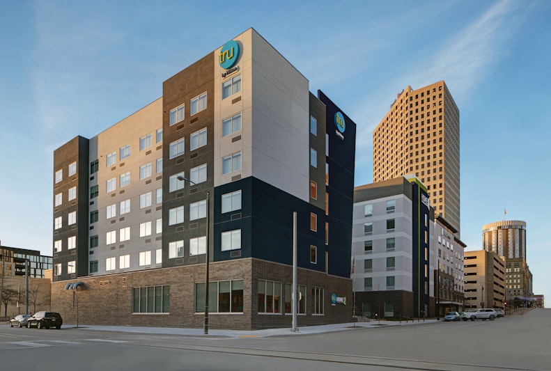 Tru By Hilton Milwaukee Downtown Wi 47/49