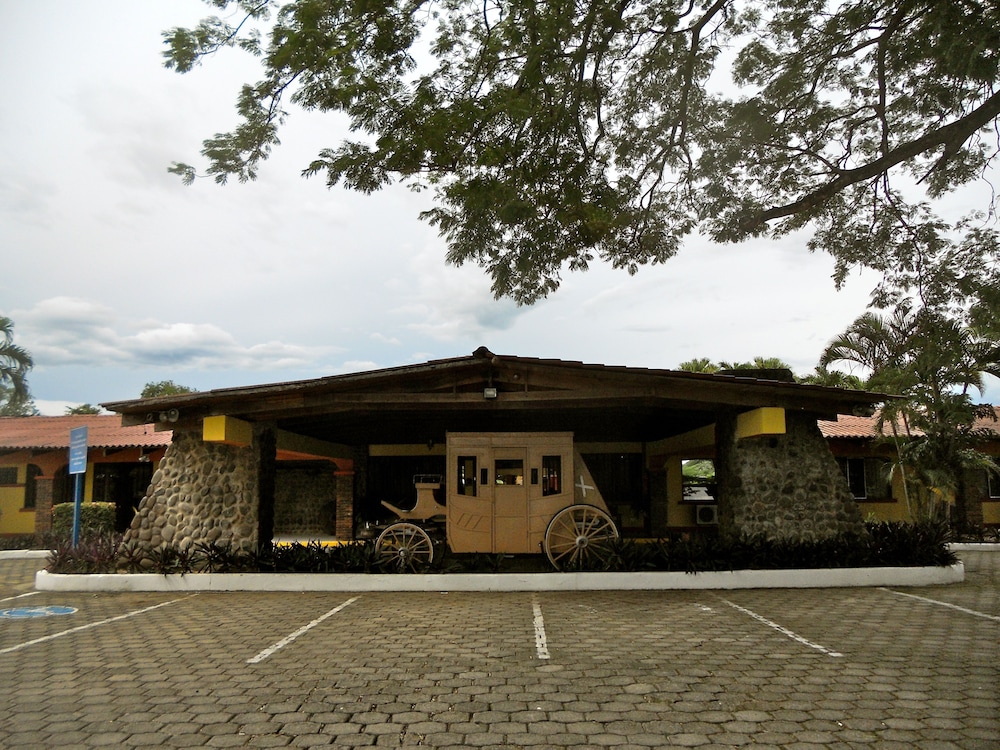 Las Espuelas Hotel 4/54