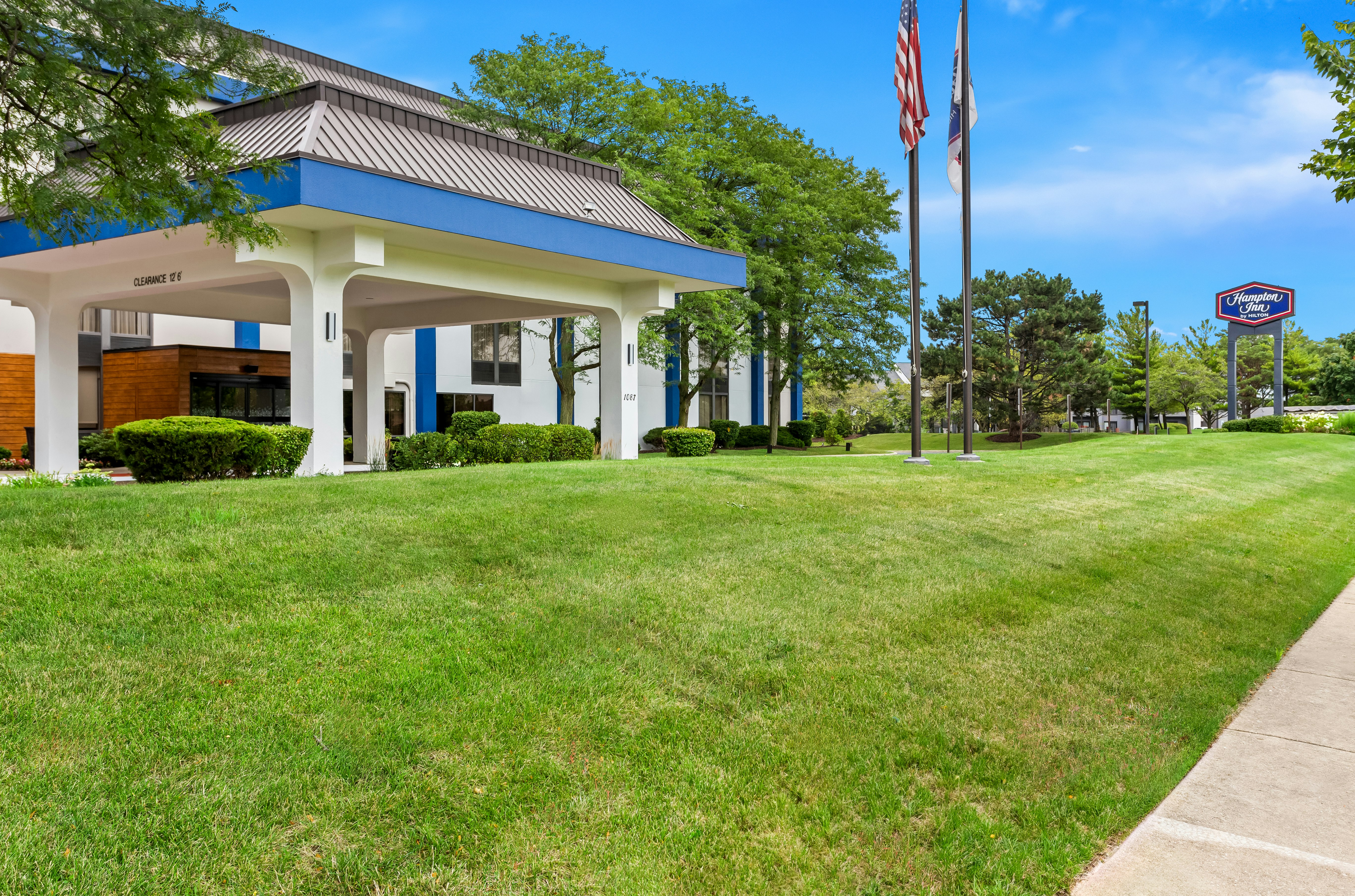 Hampton Inn Naperville 47/52