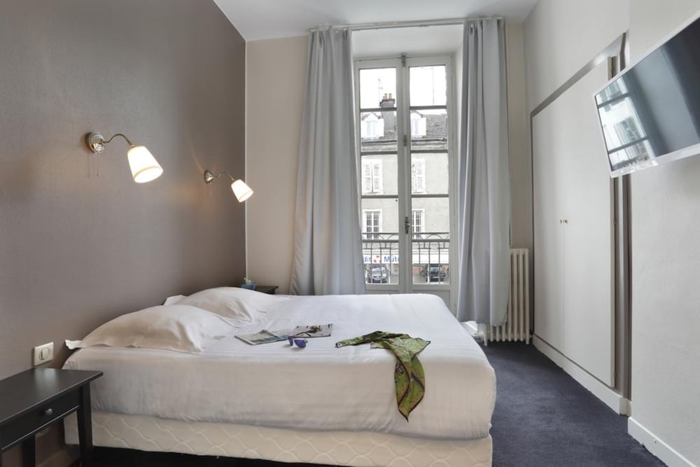 Inter Hotel Le Roncevaux 26/30