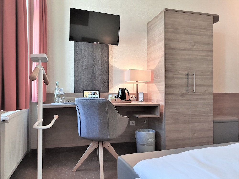 Melarose Feng Shui Hotel 57/64
