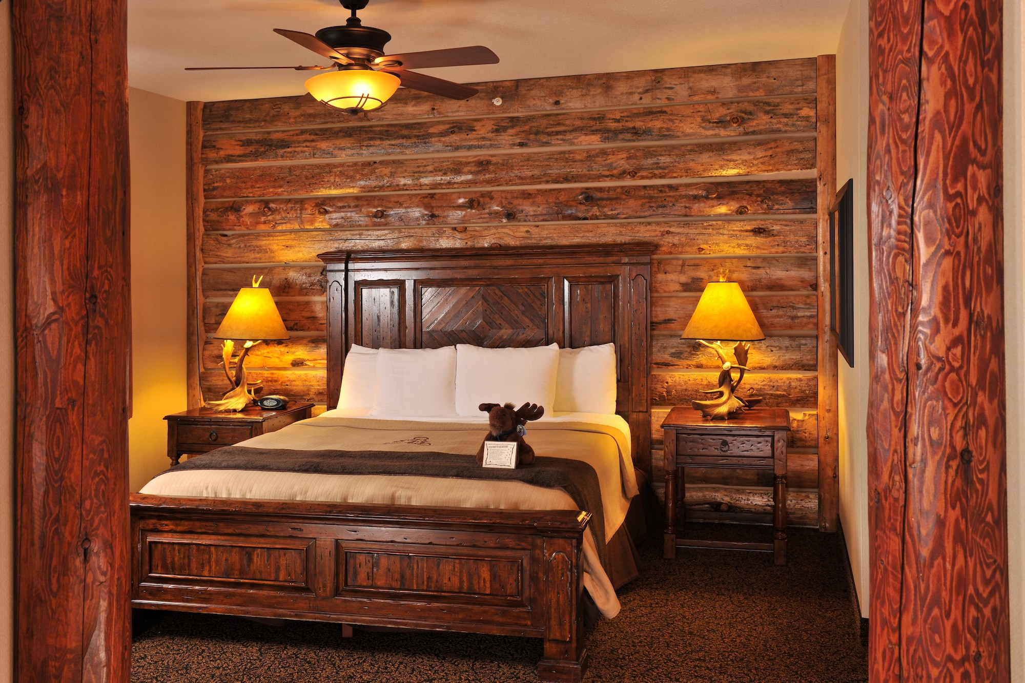 Theme, Suite, King Bed, Sofa, Jetted Tub