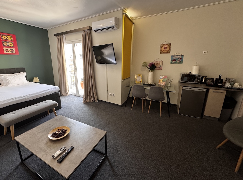 Connect Suites 14/48