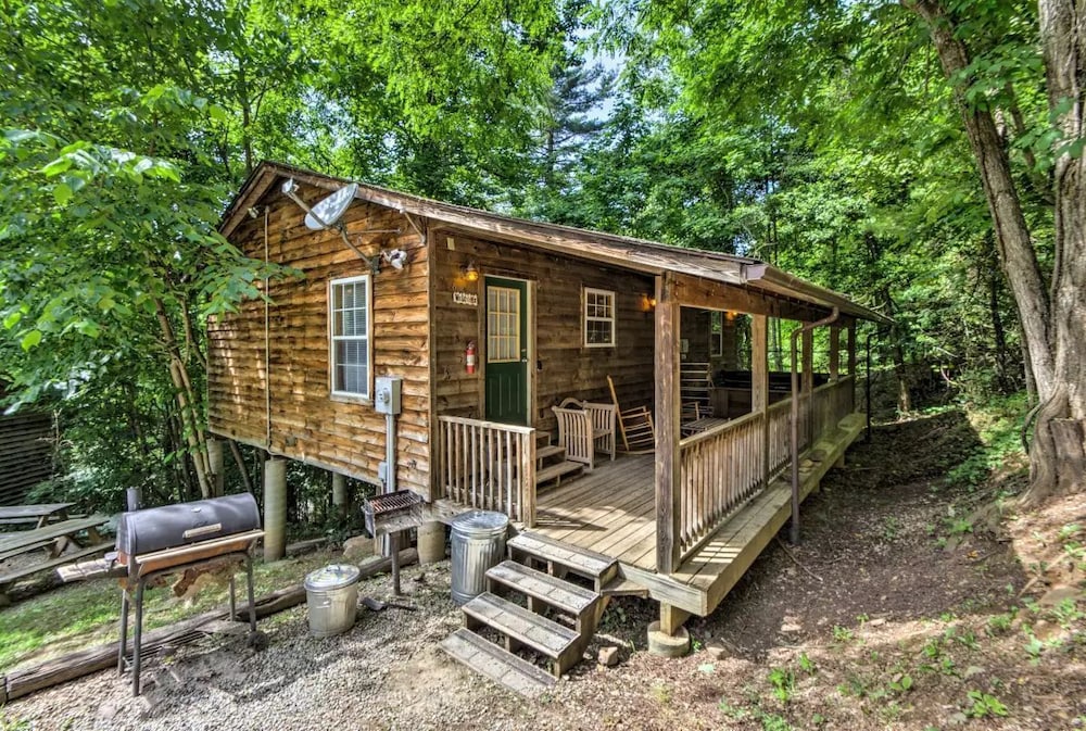 Nantahala Cabins 2/50