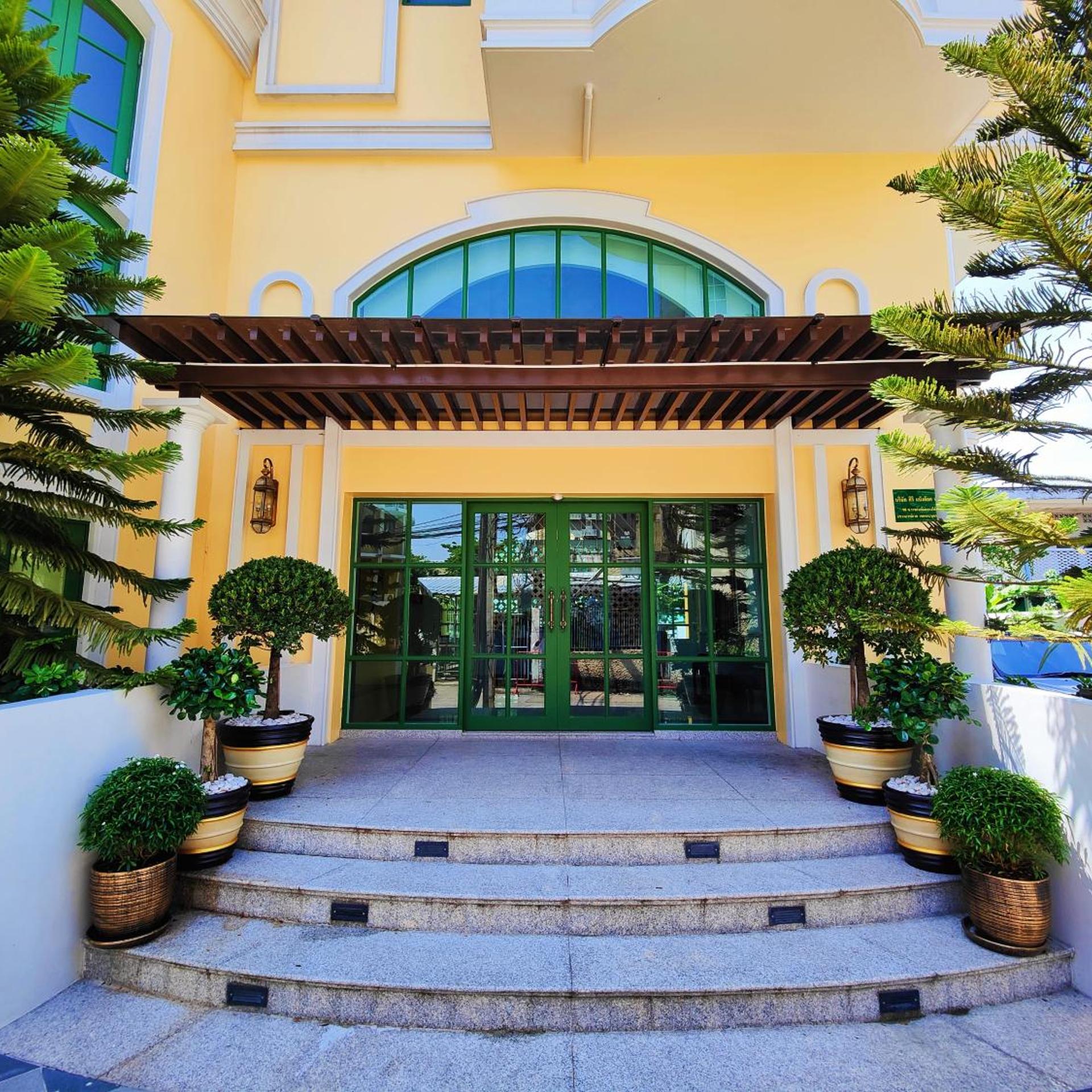 Siri Ratchadamnoen Bangkok Hotel 1/33