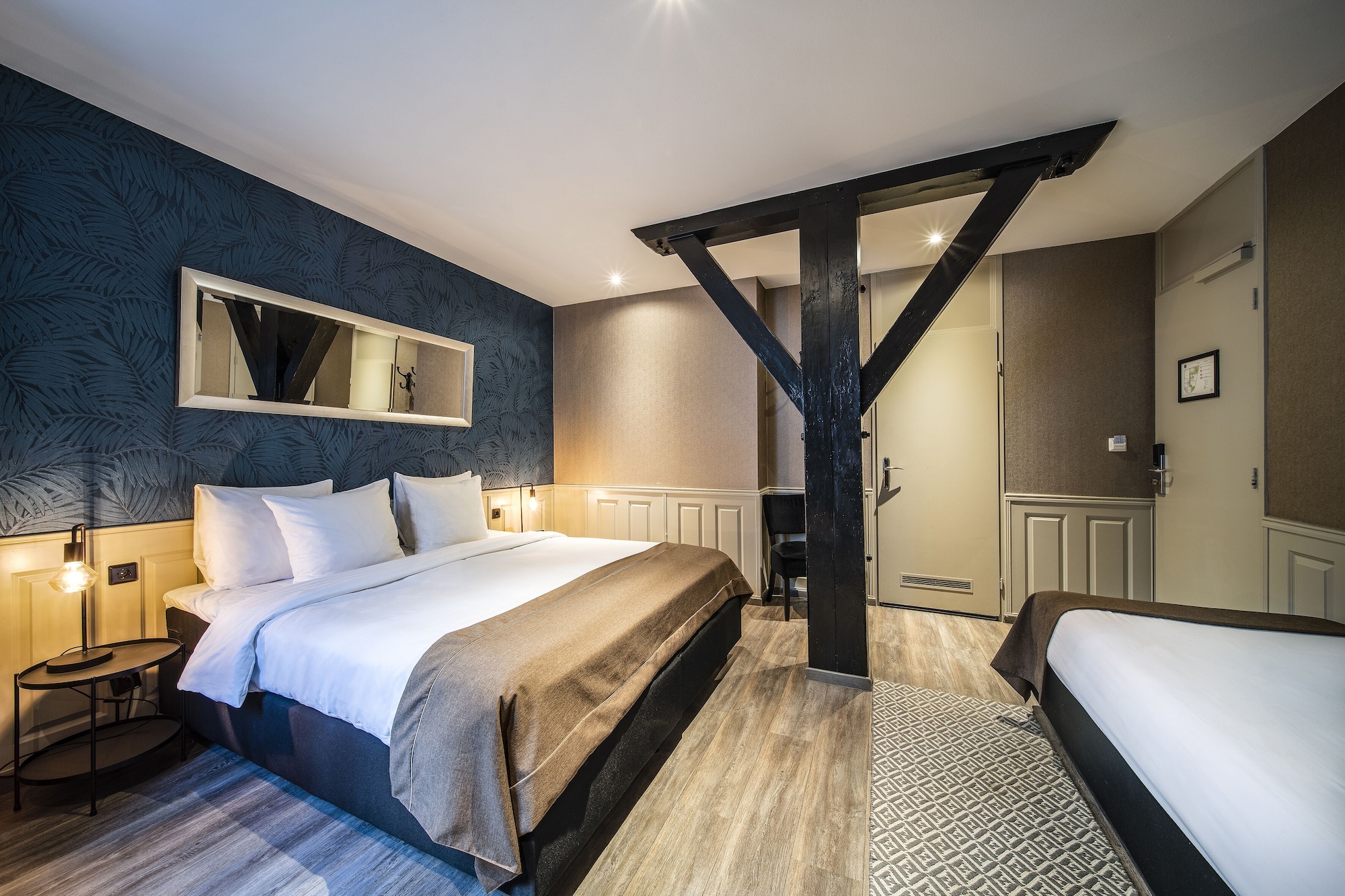 ROOM, TRIPLE