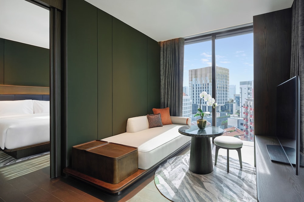 جناح بسرير كينج بإطلالة على المدينة بشرفة بغرفة نوم واحدة، Varel Singapore, a Tribute Portfolio Hotel 8/10