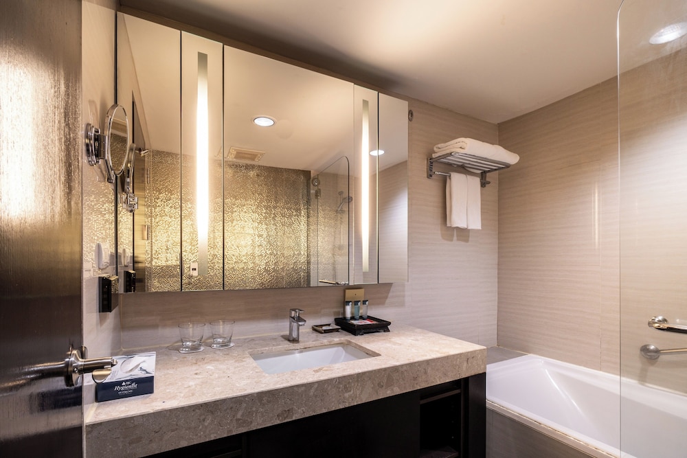 Rembrandt Residences Bangkok (Sukhumvit Soi 20) 81/83
