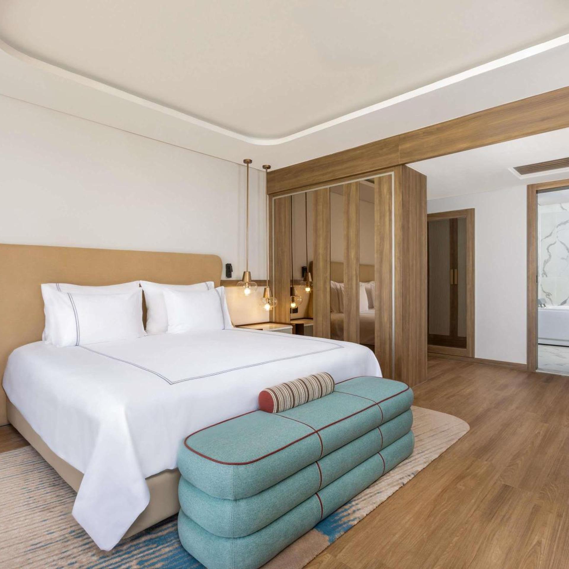 Senior, Suite, Beach Side