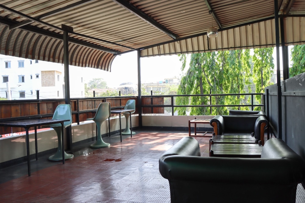 Darajani Hotel Ltd 25/50