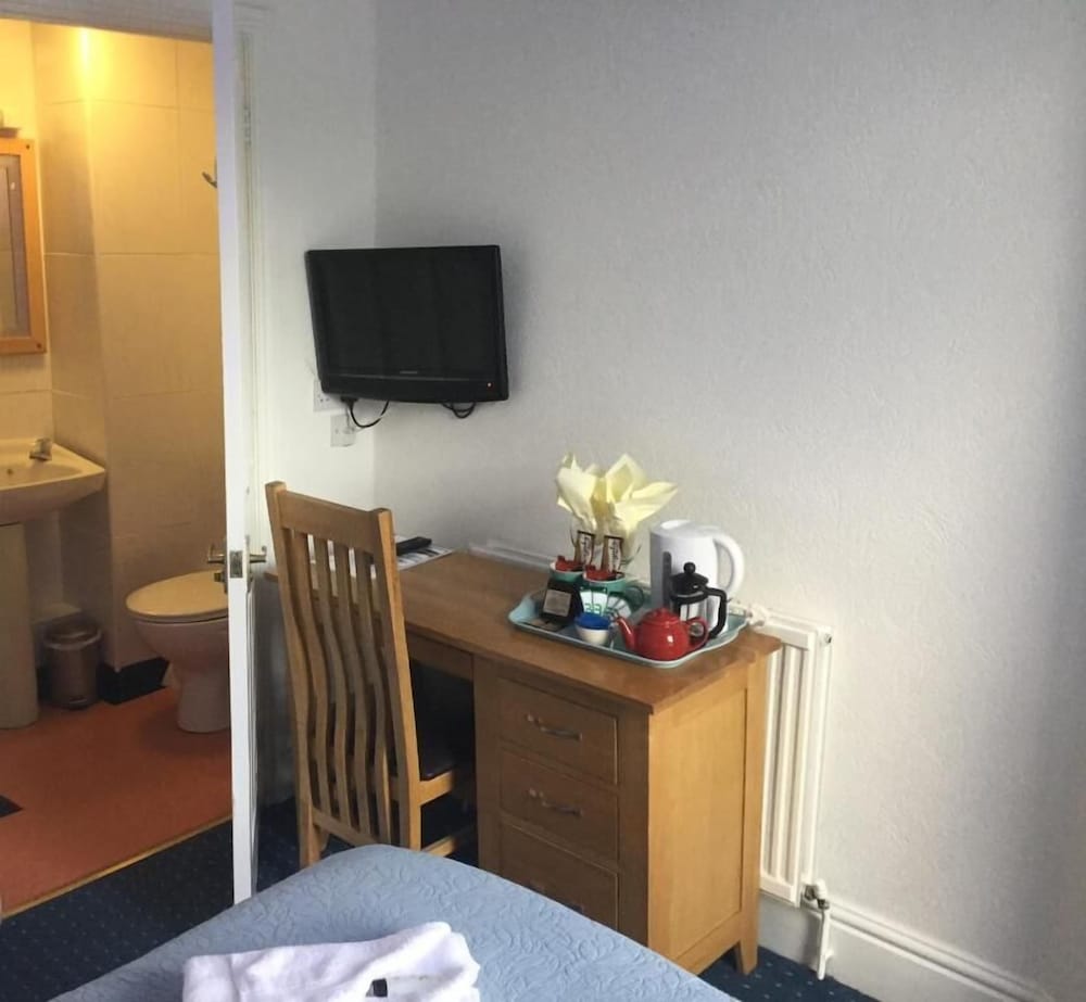 Celtic Bay Guest House 47/57
