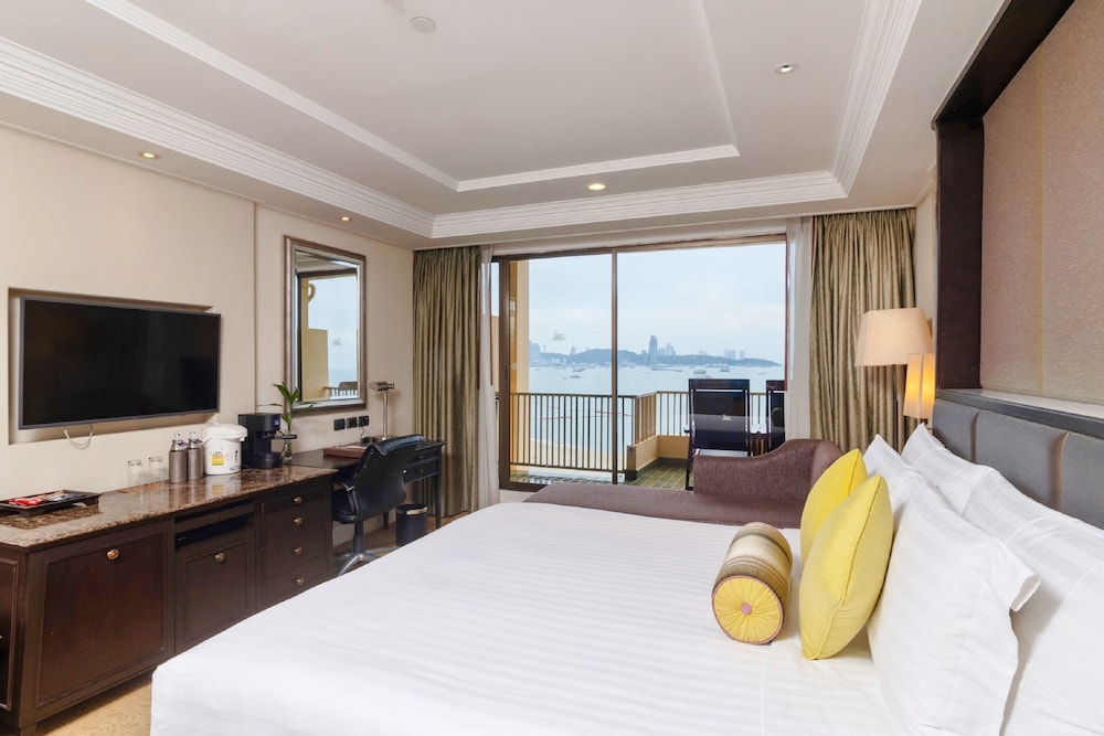 Dusit Thani Pattaya 12/50