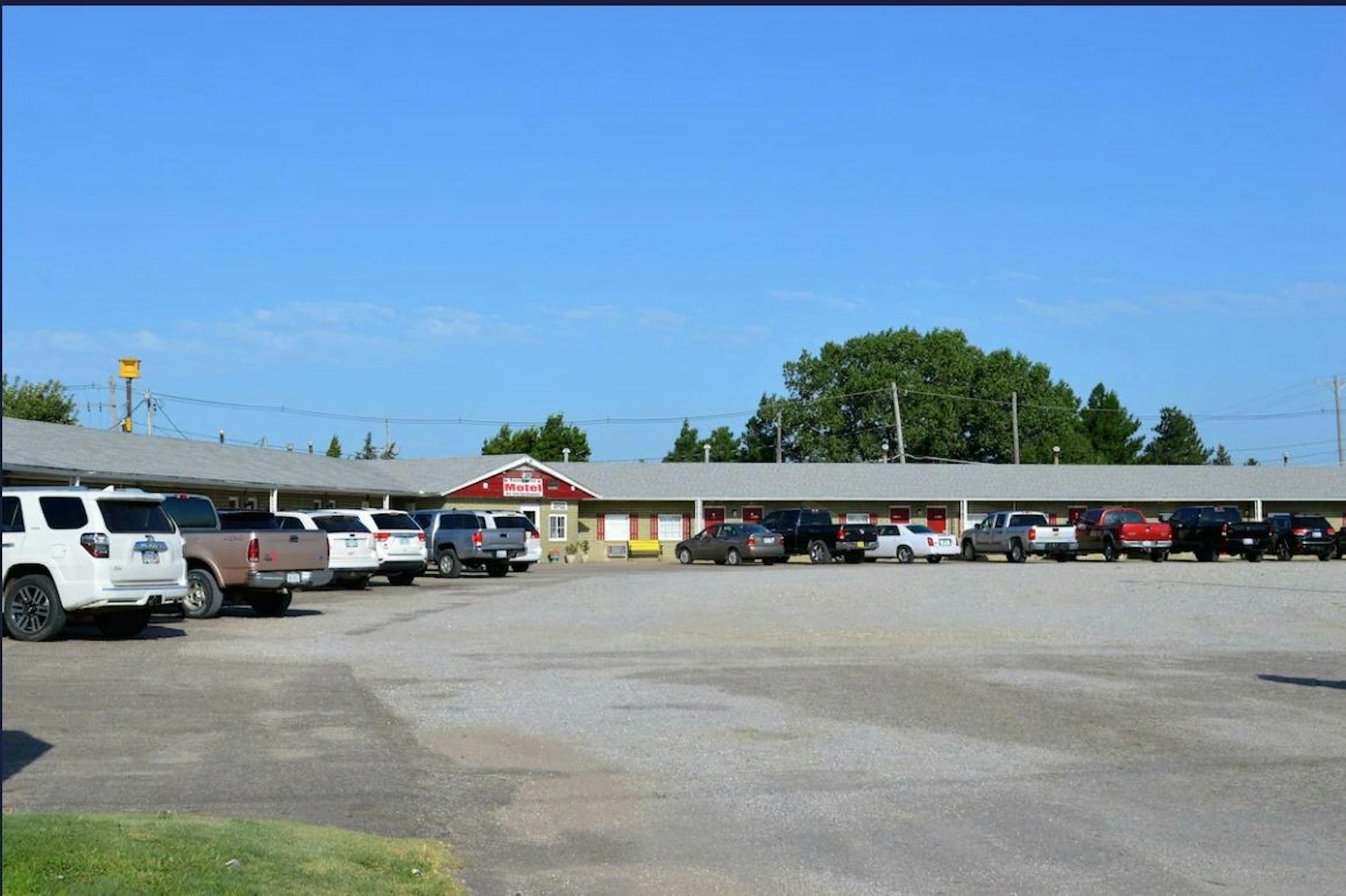 Green Acre Motel by OYO Near Rush County Airport 14/17