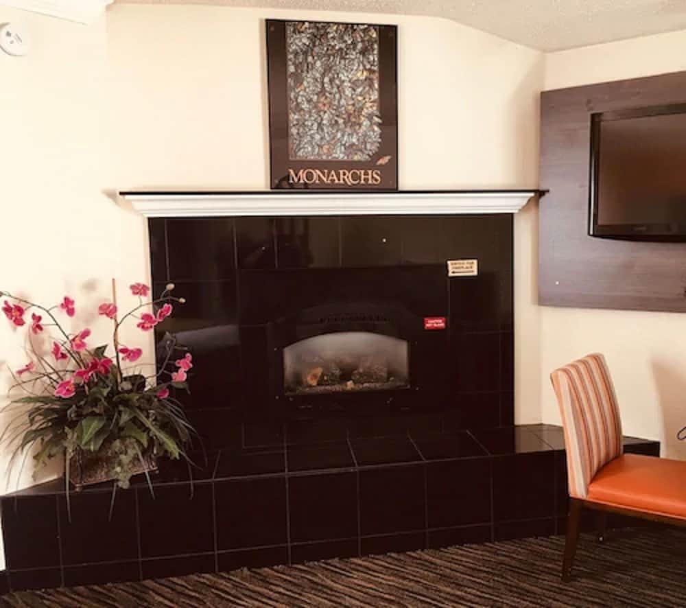 Arbor Inn Monterey 7/33