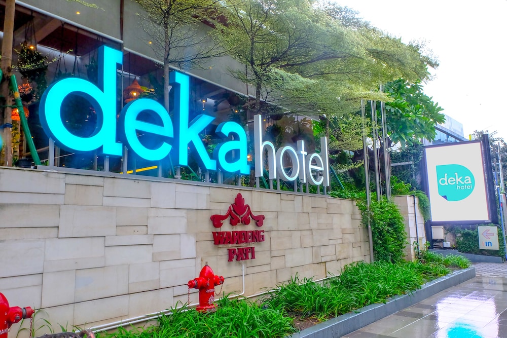 Deka Hotel Surabaya HR Muhammad 4/50