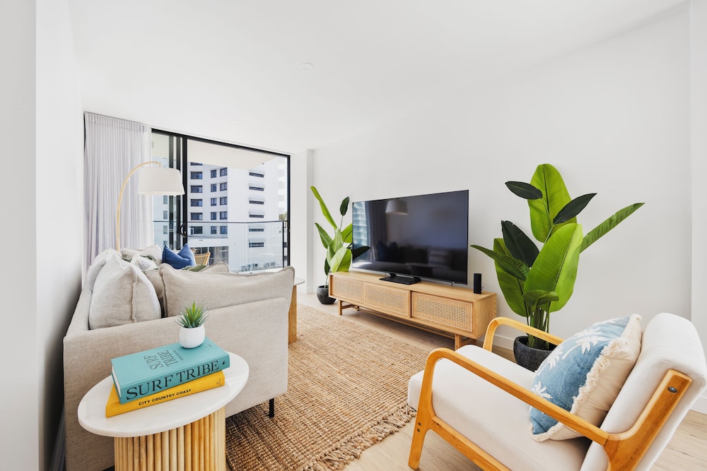 The Shores Surfers Paradise Apartments 28/50