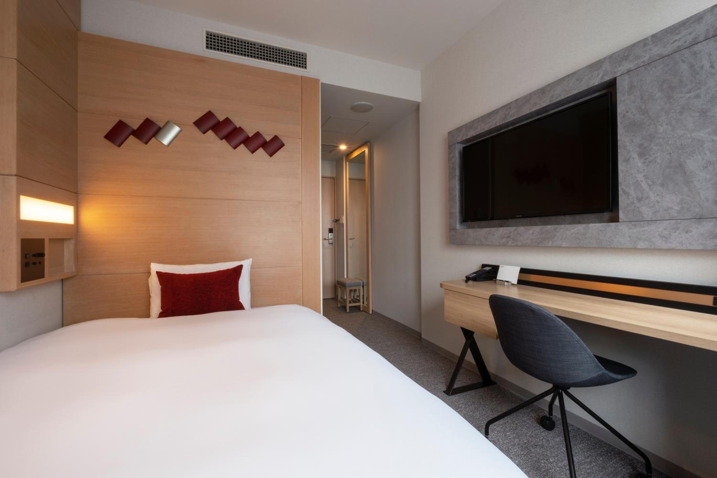 Comfort, Single, Private Floor