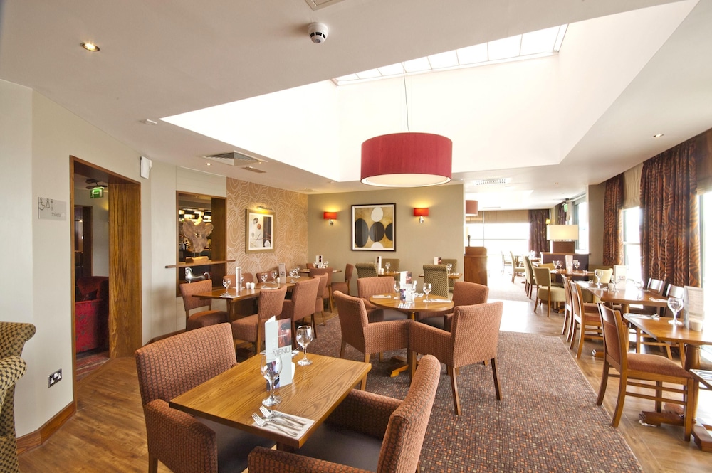 Premier Inn Edinburgh Airport (M9, Jct1) 18/28