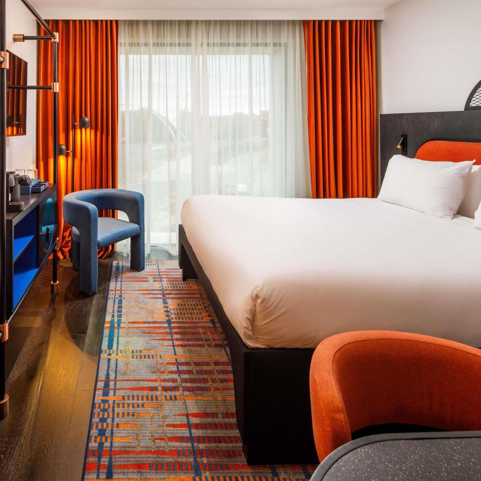 CONNECTING, FAMILY SUITE, STANDARD