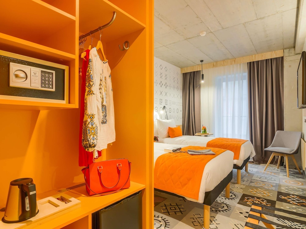 SUPERIOR, TWIN BEDS