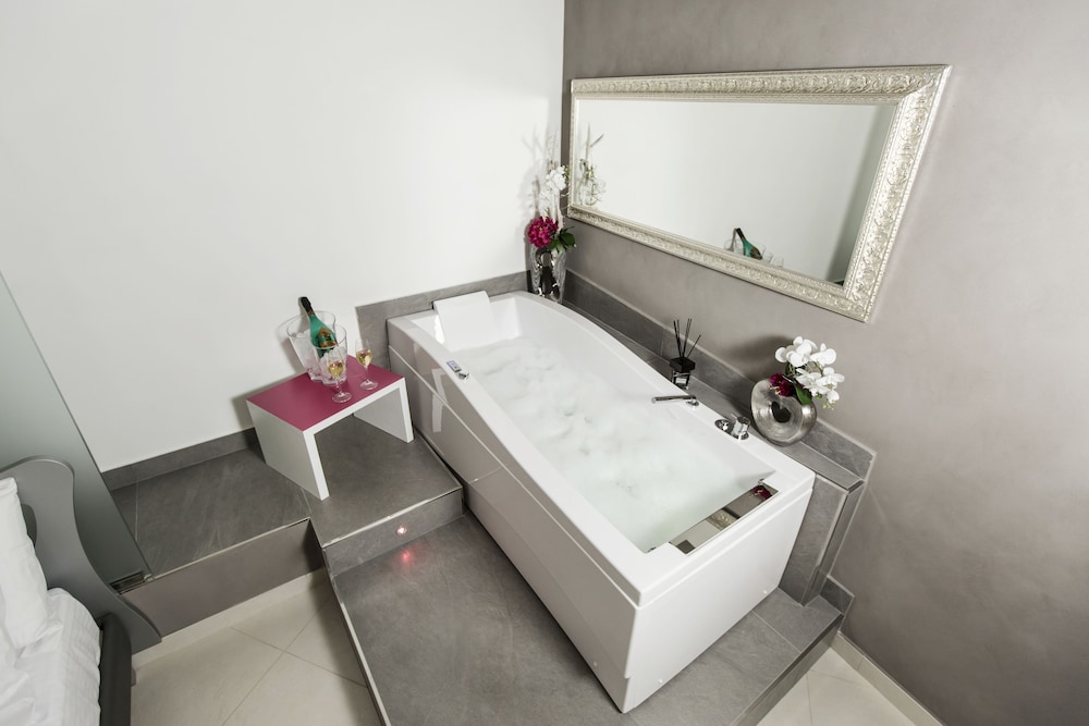 Hotel Nunu 49/50