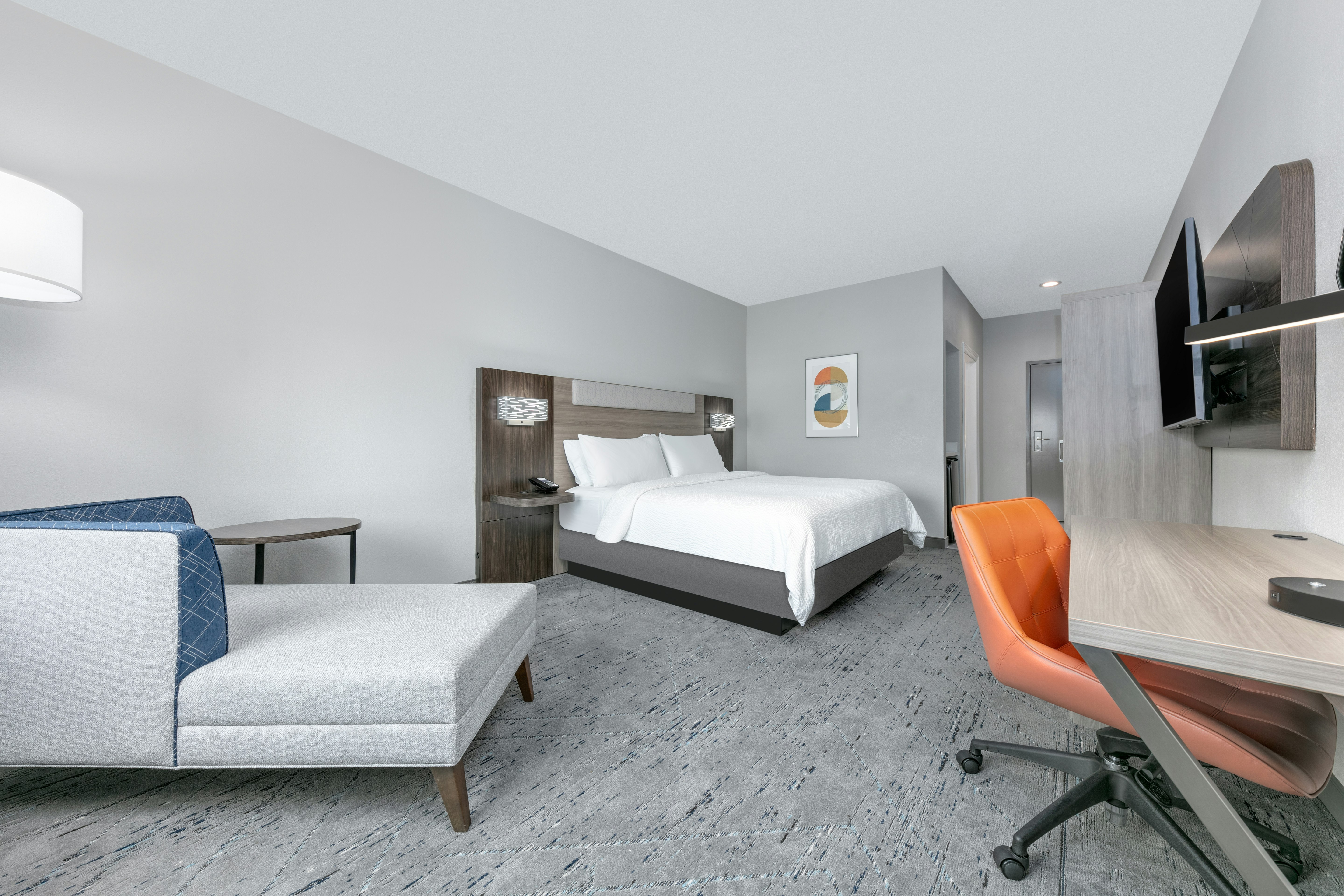Holiday Inn Express Hotel & Suites Winnie 26/63