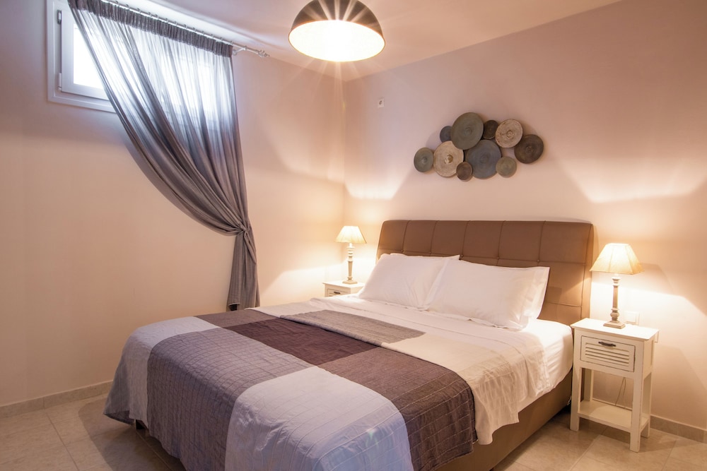 Elaia Villas 9/72