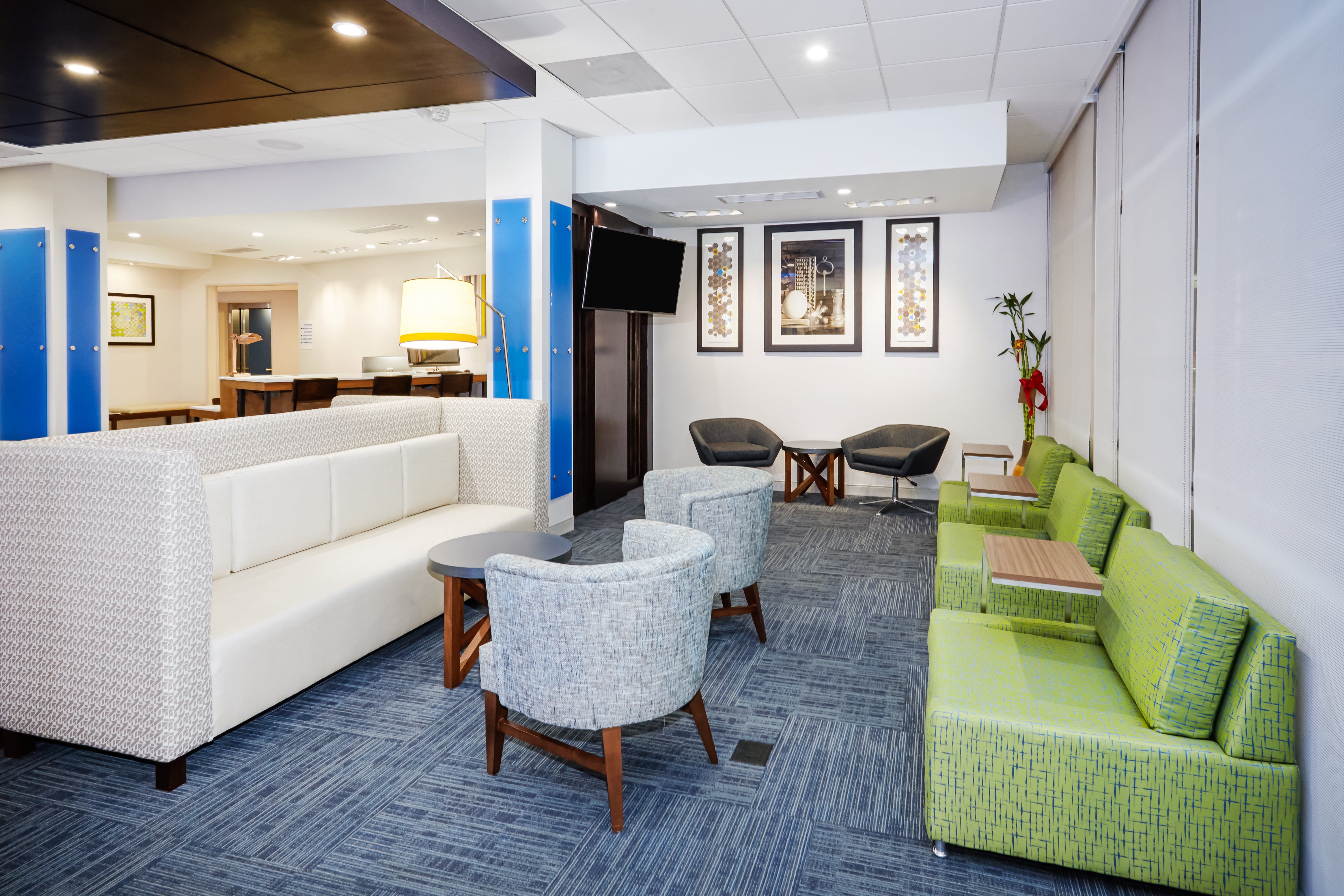 Holiday Inn Express And Suites Chicago North Shore Niles 36/57