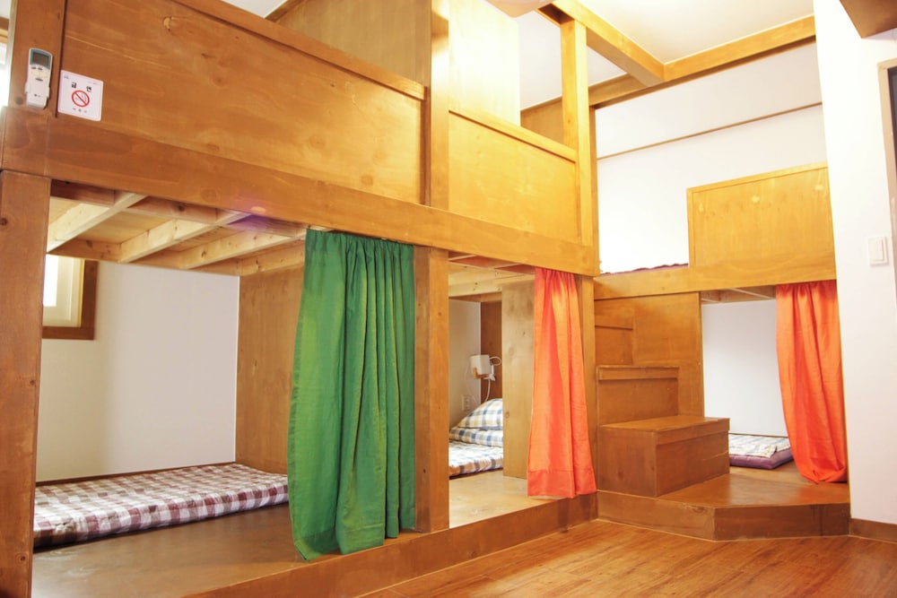 Urban Art Stay - Hostel 30/42